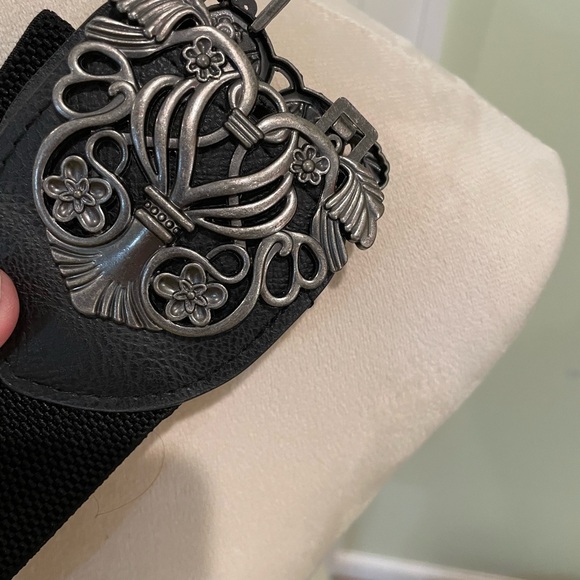 NWOT NEVER WORN Elegant Black Belt with Ornate Silver Buckle. Awesome belt! - Picture 6 of 6